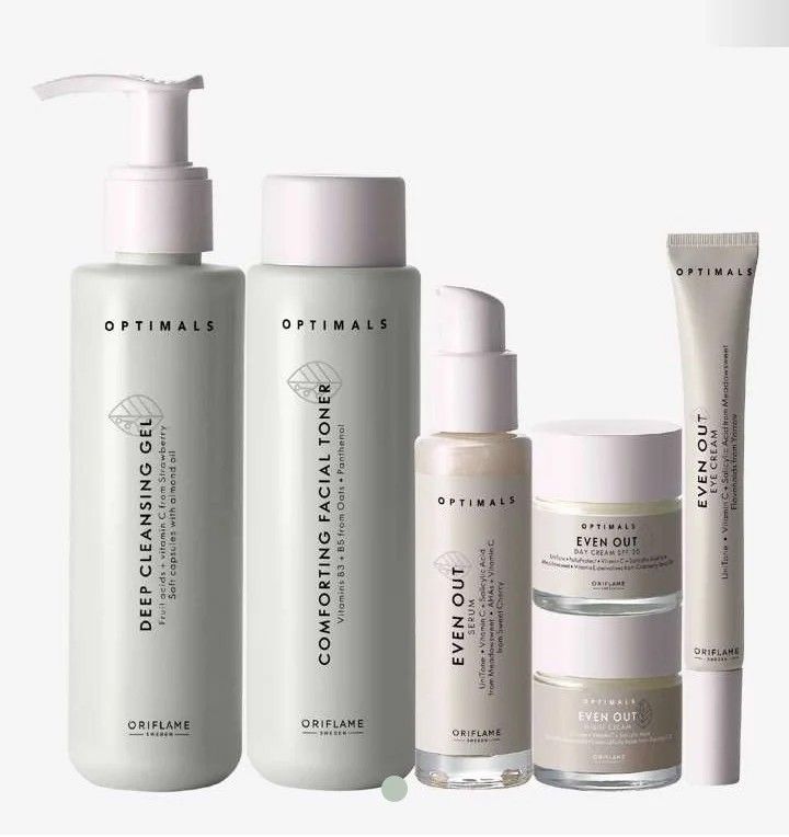 The Difference Between Day and Night Skincare Routines the difference between day and night skincare routines